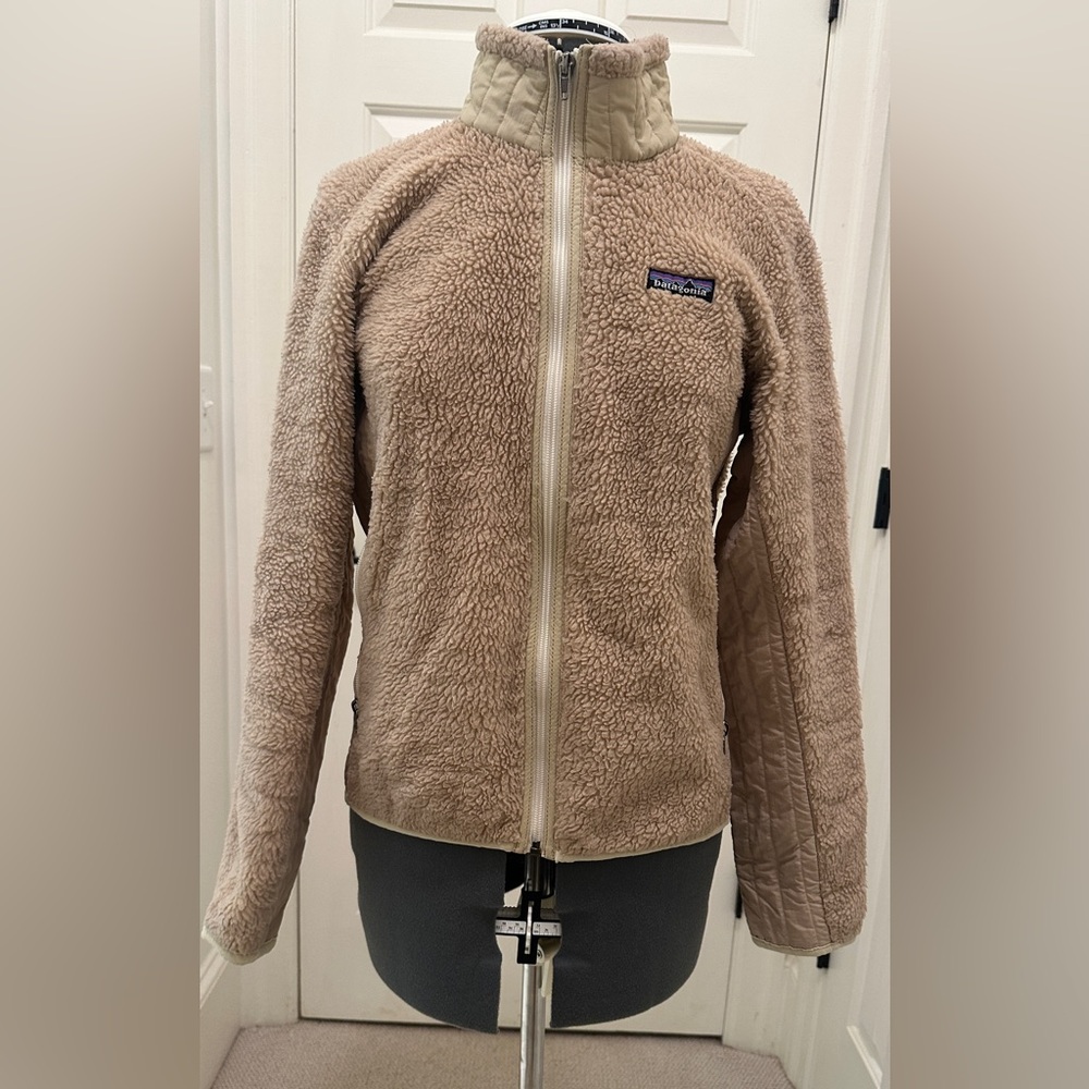 Patagonia Women's Synchilla Tan Teddy Jacket, sz S (fits like XS)